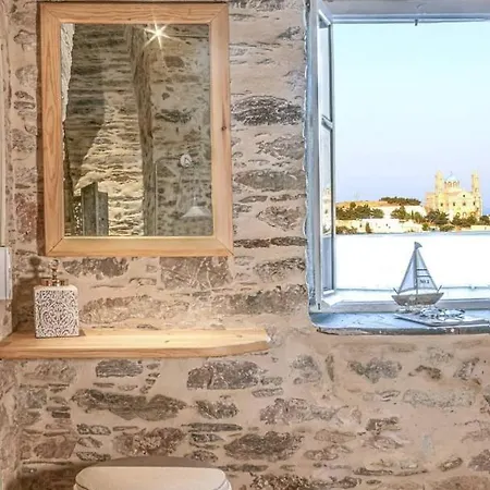 Azura, Traditional In Appartamento Ano Syros